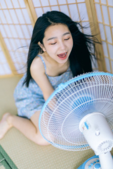 九尾狐与飞天猫